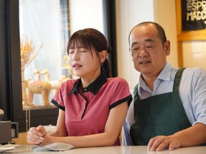 Nữ sinh đi làm thêm ngày đầu đã bị khách gạ địt bị giám thị \”phạt nặng\” thiếu thốn \”tình thương\”